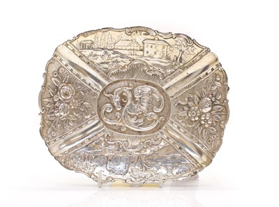 Lot 17 - A Dutch/German repoussé silver dish