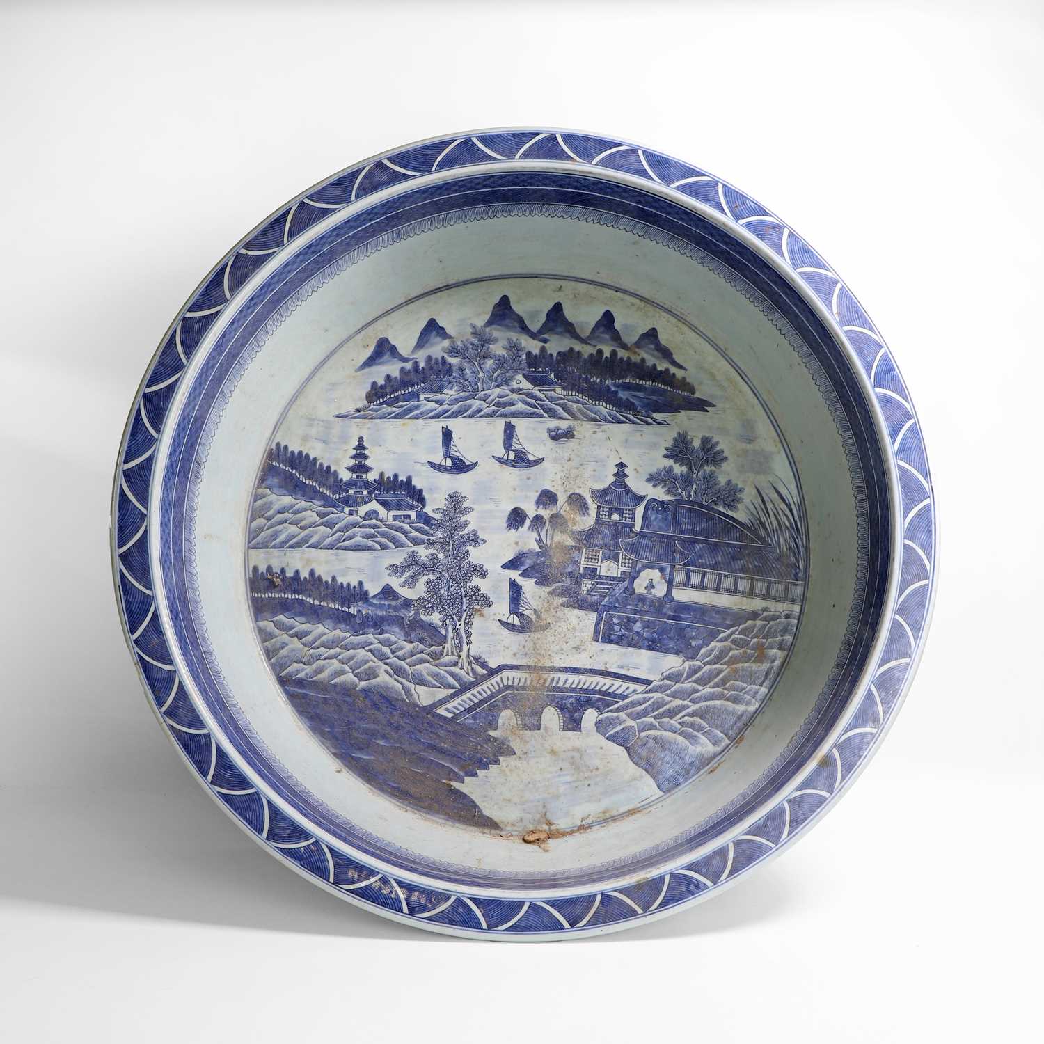 Lot 48 - A large Chinese blue and white basin