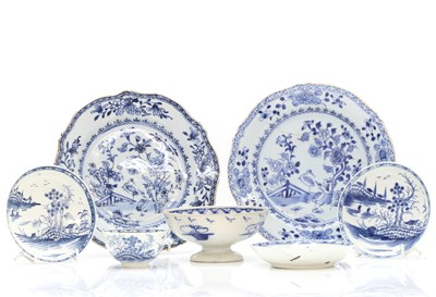 Lot 112 - A Crescent Worcester tea bowl and saucer
