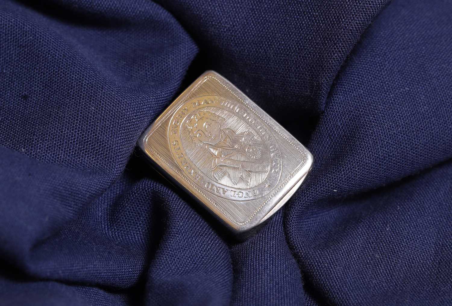 Lot 19 - A George III commemorative Nelson silver vinaigrette