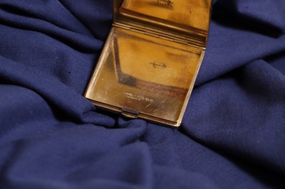 Lot 1 - A 9ct gold compact