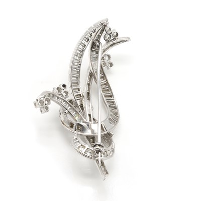 Lot 58 - A diamond spray brooch