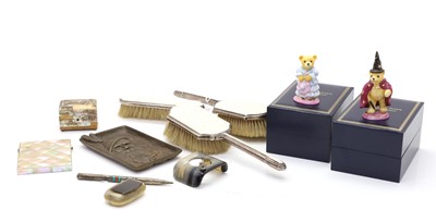 Lot 309 - A collection of mother-of-pearl boxes