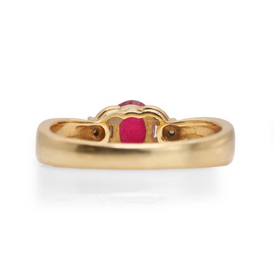 Lot 94 - A ruby and diamond ring