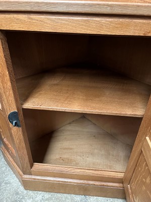 Lot 42 - Workshop of Robert 'Mouseman' Thompson (1876-1955)