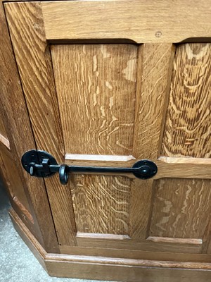 Lot 42 - Workshop of Robert 'Mouseman' Thompson (1876-1955)