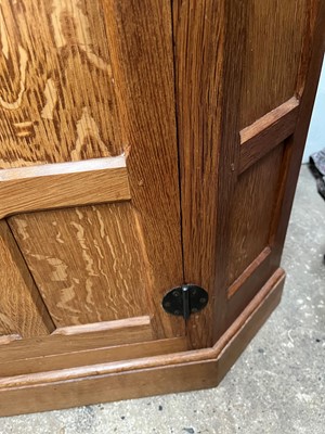 Lot 42 - Workshop of Robert 'Mouseman' Thompson (1876-1955)