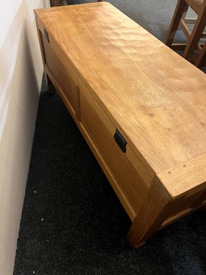 Lot 44 - Workshop of Robert 'Mouseman' Thompson (1876-1955)