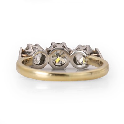 Lot 61 - A diamond three stone ring