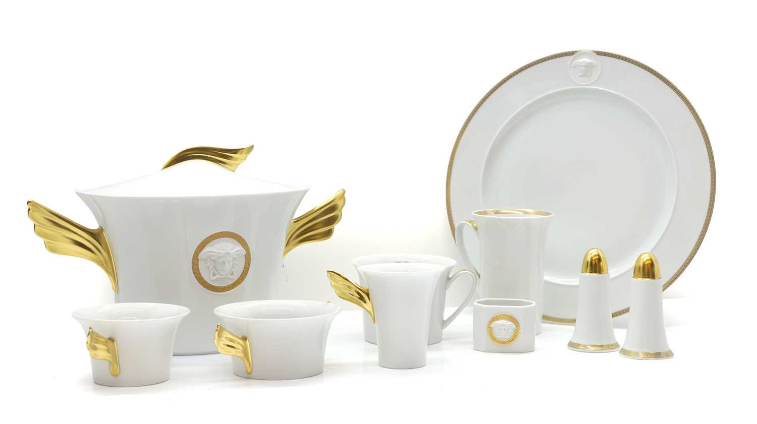 Lot 192 - A Rosenthal for Versace 'Medaillon Meandre d'Or' dinner service