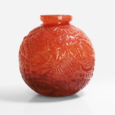 Lot 68 - An Art Deco moulded glass vase