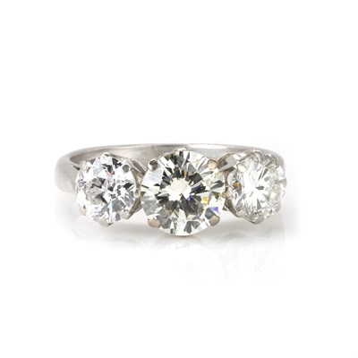 Lot 230 - A platinum and diamond three stone ring