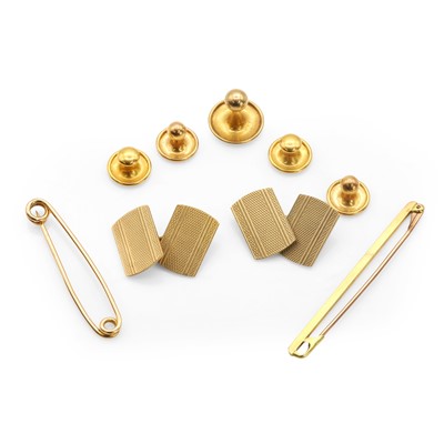 Lot 232 - A small group of gentlemen's gold jewellery