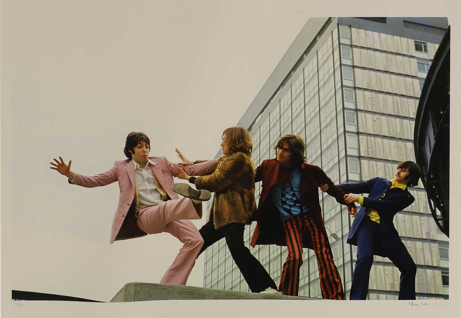 Lot 288 - Tom Murray (b.1943)