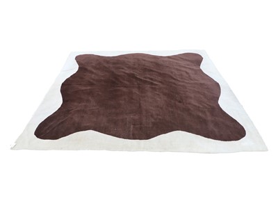 Lot 390 - A modern rug