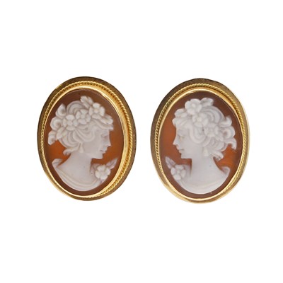 Lot 126 - A pair of shell cameo earrings