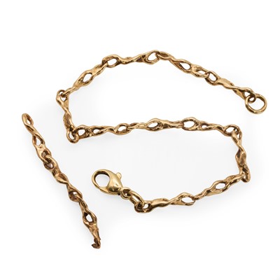 Lot 302 - A 9ct gold link bracelet