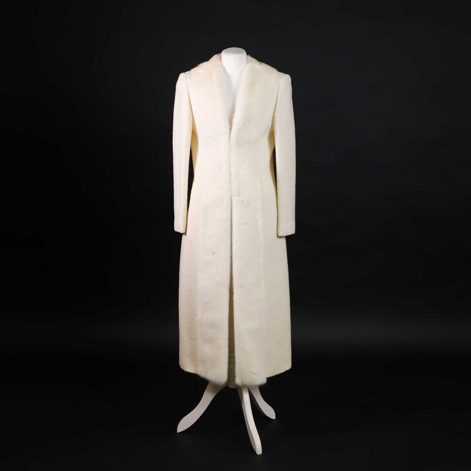Lot 1360 - A Gianni Versace Couture fur trim coat