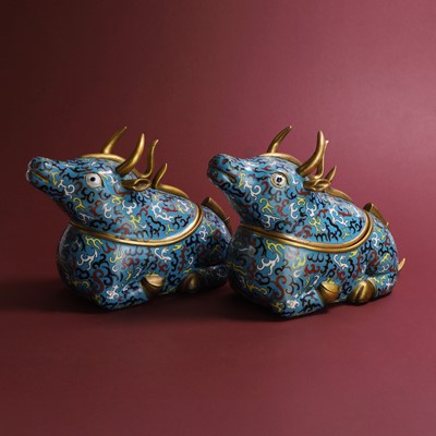 Lot 375 - A pair of Chinese cloisonné boxes and covers