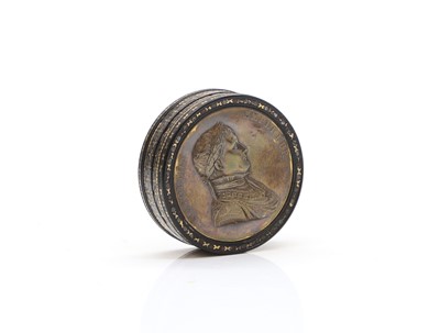 Lot 310 - A horn patch box