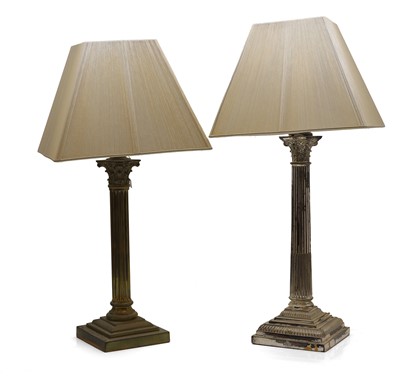 Lot 422 - A near pair of table lamps