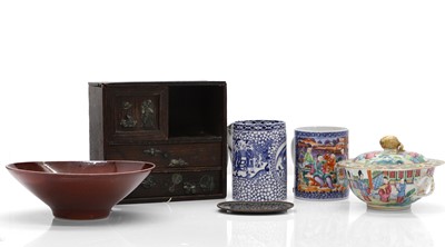Lot 55 - A collection of Cantonese porcelain