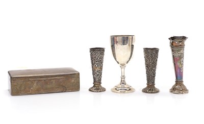 Lot 23 - A collection of silver items