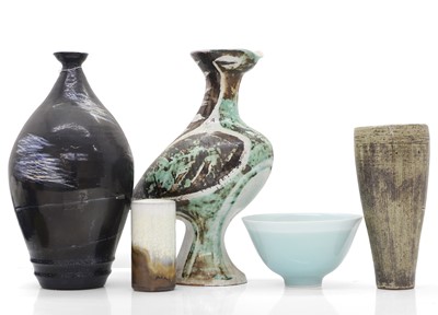 Lot 113 - A collection of Studio pottery