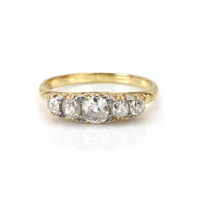 Lot 35 - A late Victorian diamond five stone ring