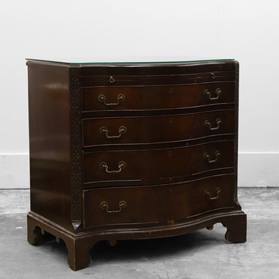Lot 520 - A George III style mahogany bachelor’s chest