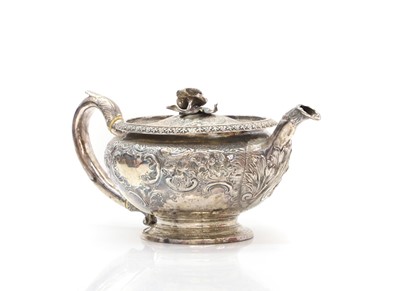 Lot 23 - A George III silver teapot
