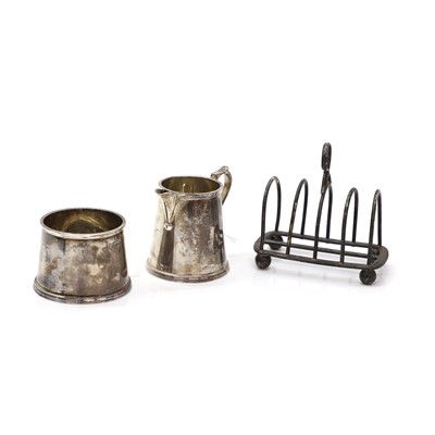 Lot 25 - A silver creamer and sugar bowl set