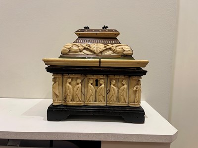 Lot 70 - A small bone, horn and softwood casket