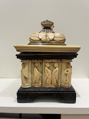 Lot 70 - A small bone, horn and softwood casket