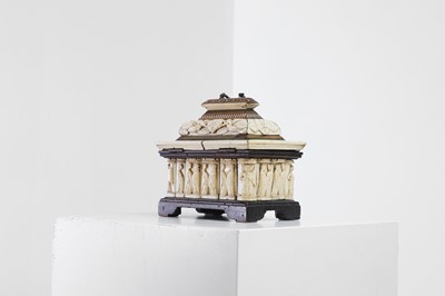 Lot 70 - A small bone, horn and softwood casket