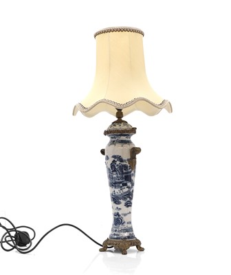 Lot 481 - A blue and white porcelain table lamp