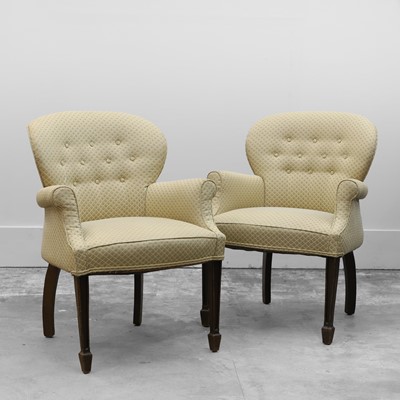 Lot 528 - A pair of George I style mahogany armchairs