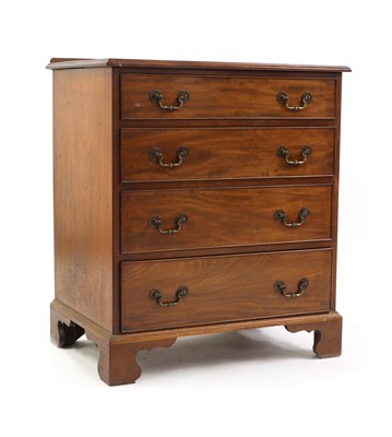 Lot 460 - A small George III mahogany chest of drawers