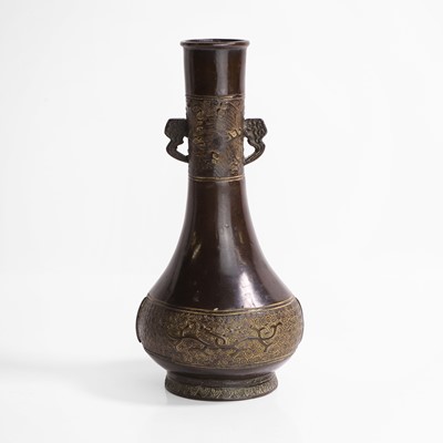 Lot 131 - A Chinese bronze vase