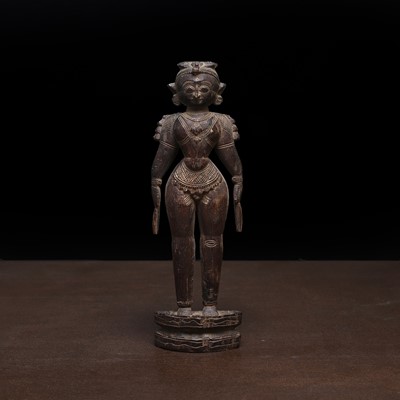 Lot 182 - An Indian Marapachi Bommais carved sandalwood figure