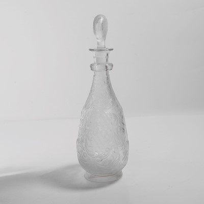 Lot 48 - An intaglio cut 'Rock Crystal' glass decanter