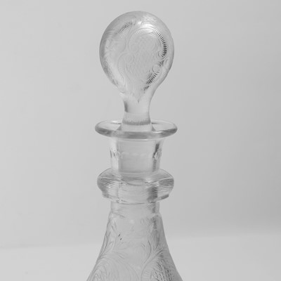 Lot 48 - An intaglio cut 'Rock Crystal' glass decanter