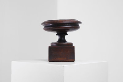 Lot A turned yew wood tazza