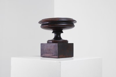 Lot 402 - A turned yew wood tazza