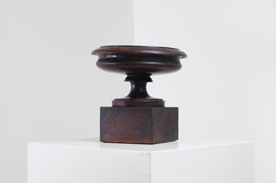 Lot 402 - A turned yew wood tazza