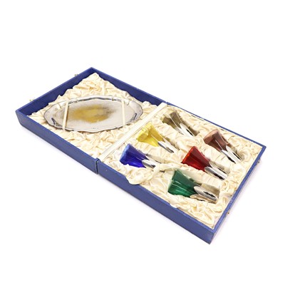 Lot 157 - A boxed liquor set