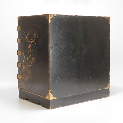 Lot 334 - A Japanese Namban lacquer cabinet