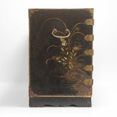 Lot 334 - A Japanese Namban lacquer cabinet