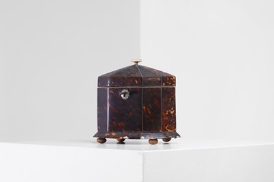 Lot 389 - A George III tortoiseshell and ivory tea caddy