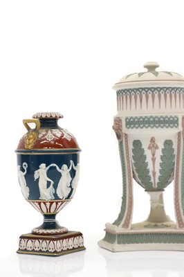 Lot 76 - A Wedgwood tri colour light green tripod vase and cover